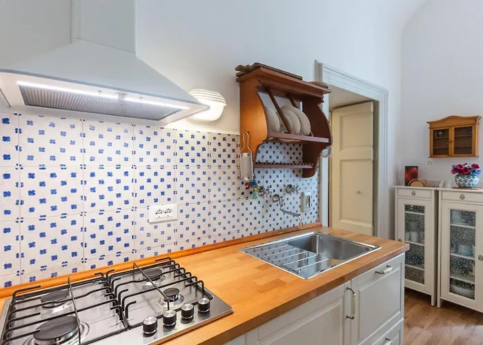 Apartment Vespucci- Quite Historic Palace