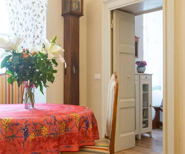 Apartment Vespucci- Quite Historic Palace